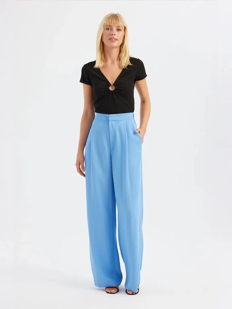 V Neck Short Sleeve Top with a Ruched Detail