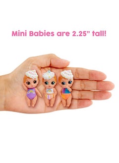 بيبي بورن سلسلة Baby Born Surprise Mini Babies 8 - دمى أطفال قابلة للتجميع بموضوعات الطعام والأنشطة، تتضمن قماطًا ناعمًا وحقيبة حفاضات مصبوبة للعب أثناء التنقل.  - Image 3