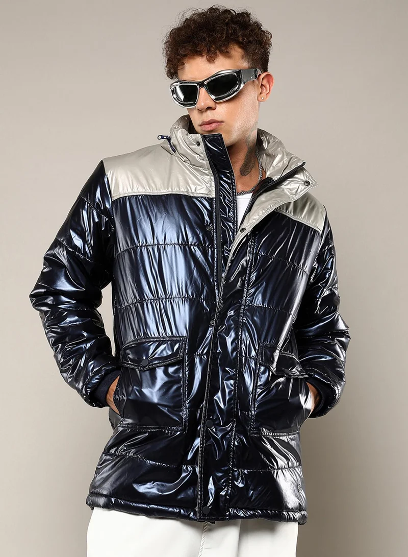 كامبوس سوترا جاكيت رجالي منتفخ بسحاب أمامي أزرق وبيج مع تفاصيل فرو