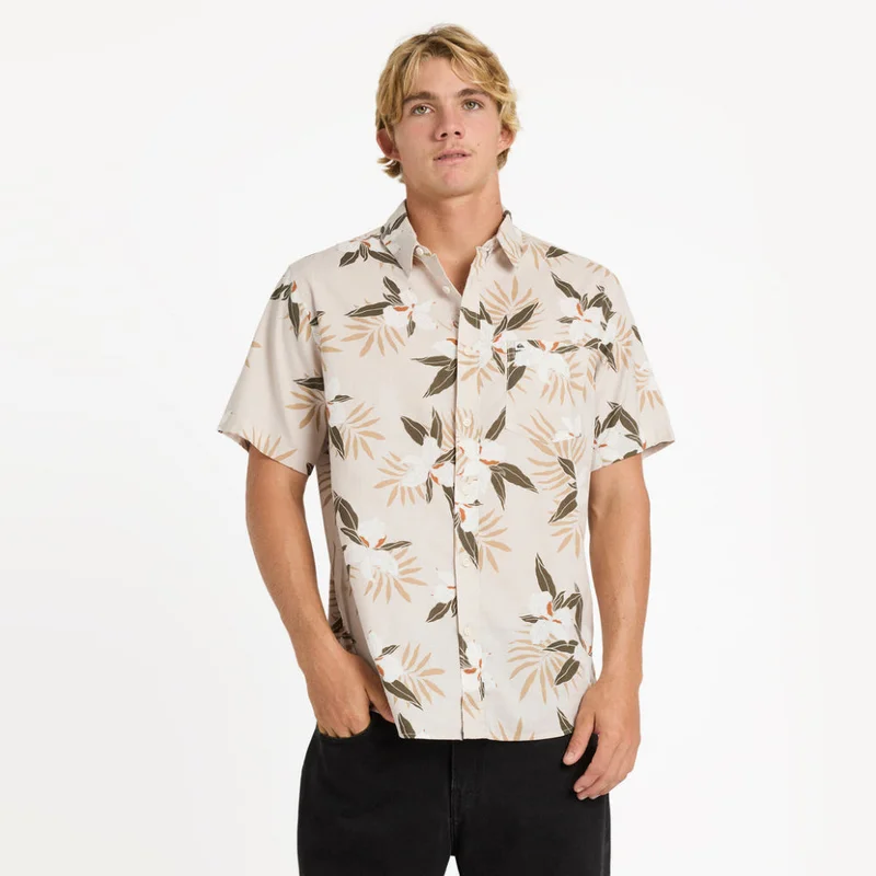 كويك سيلفر Apero Classic Floral Short Sleeve Shirt - Men
