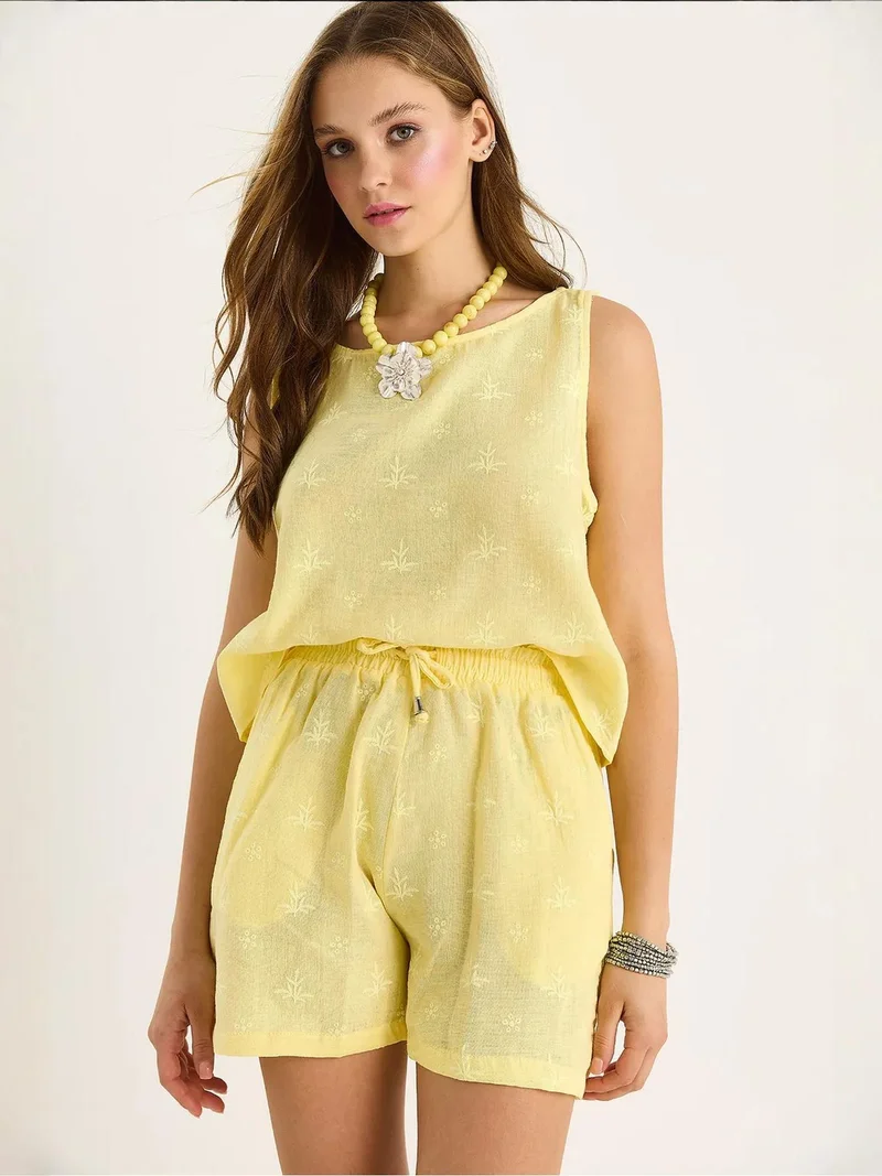 Bianco Lucci LUCCI Short High Waist Two-Piece Coord Set with Button Closure