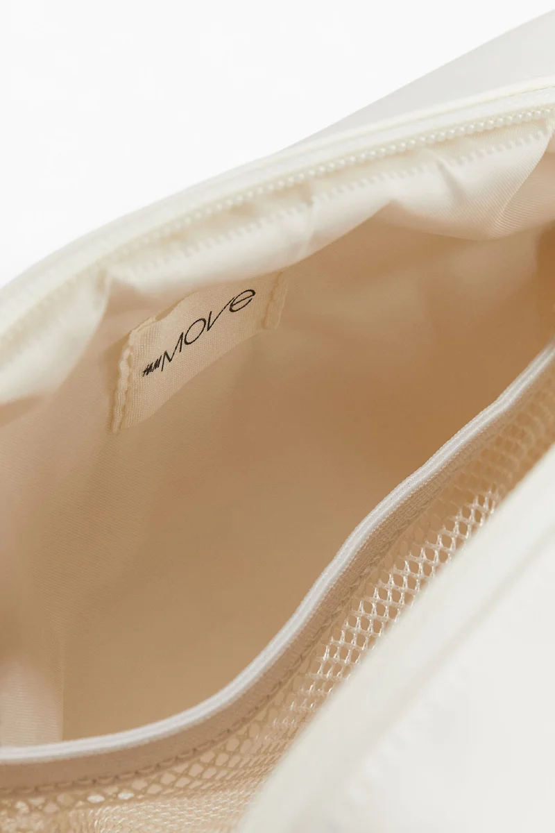 H&M Water-repellent gym wash bag