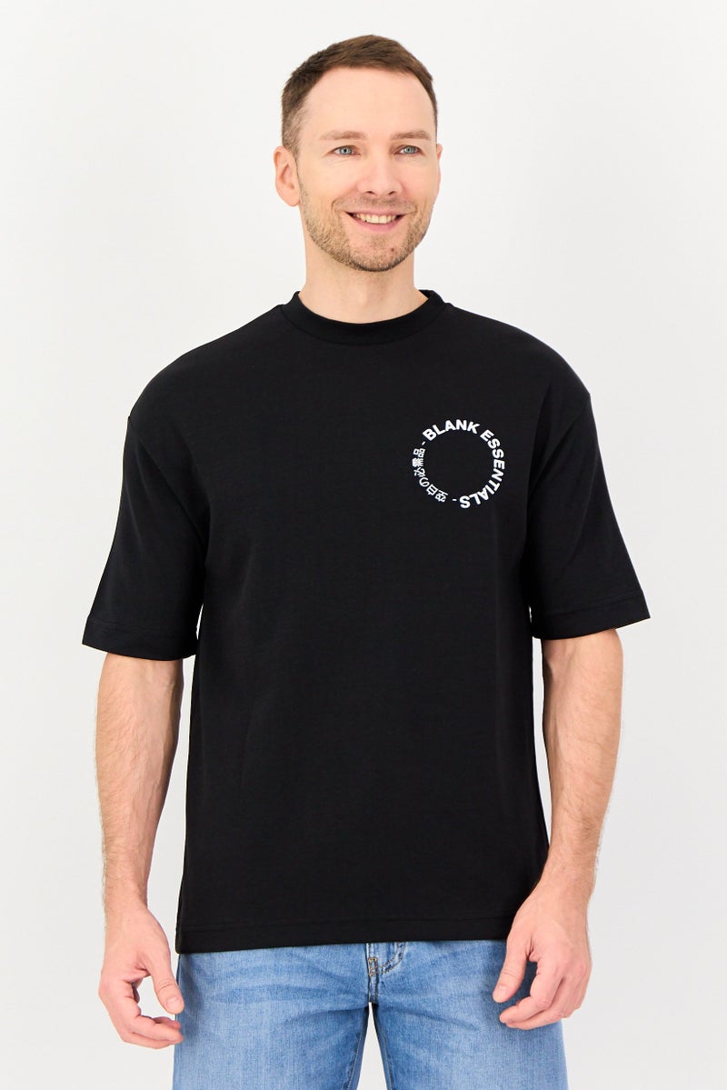 Blank Essentials تي شيرت رجالي بأكمام قصيرة وياقة دائرية بشعار العلامة التجارية، أسود - Image 1
