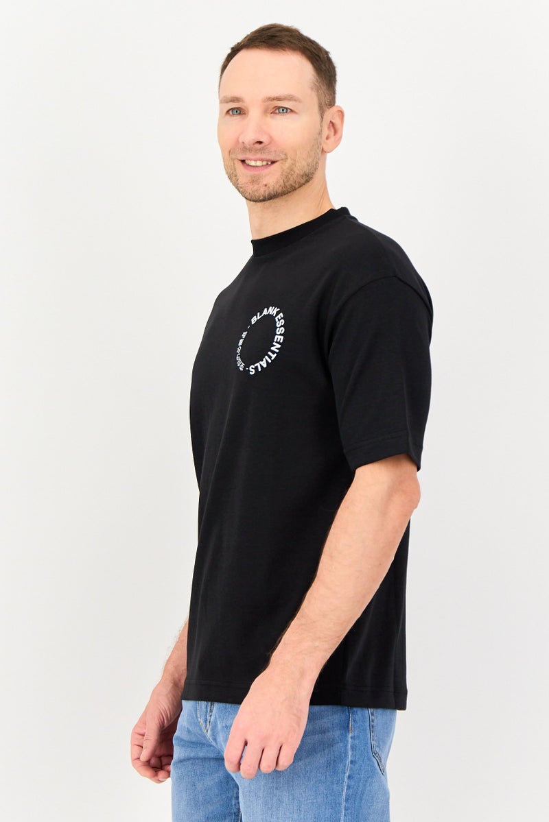 Blank Essentials تي شيرت رجالي بأكمام قصيرة وياقة دائرية بشعار العلامة التجارية، أسود - Image 2