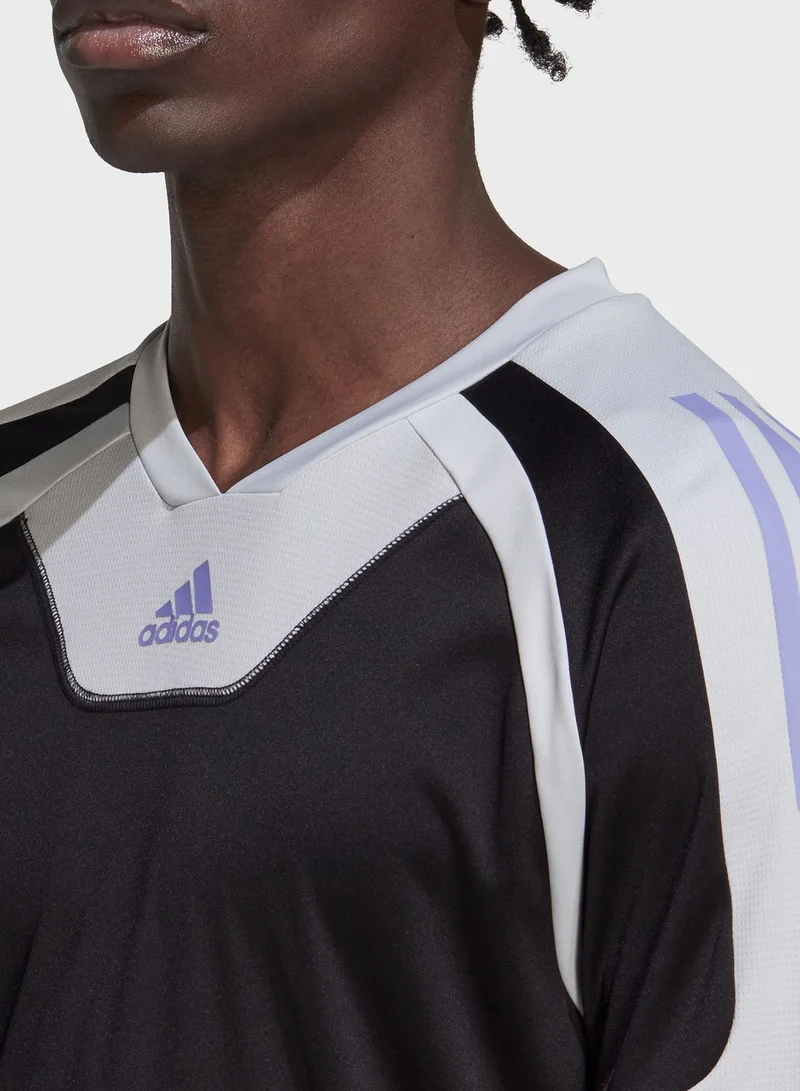 adidas تيشيرت بشعار الماركة