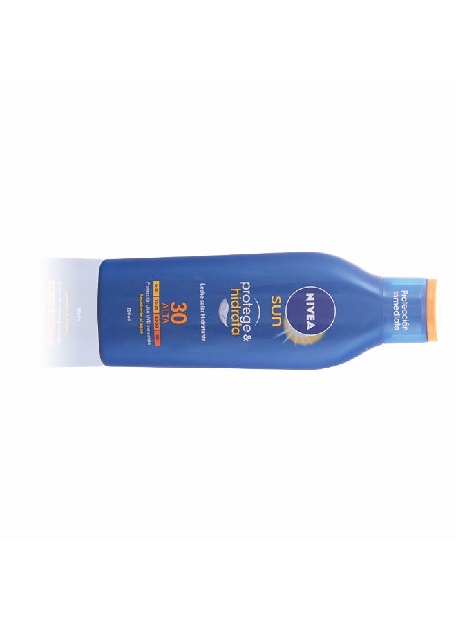 Nivea Sun Protect & Moisturize Lotion SPF30 200ml - Image 3