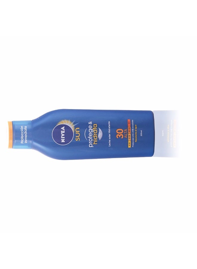 Nivea Sun Protect & Moisturize Lotion SPF30 200ml - Image 2