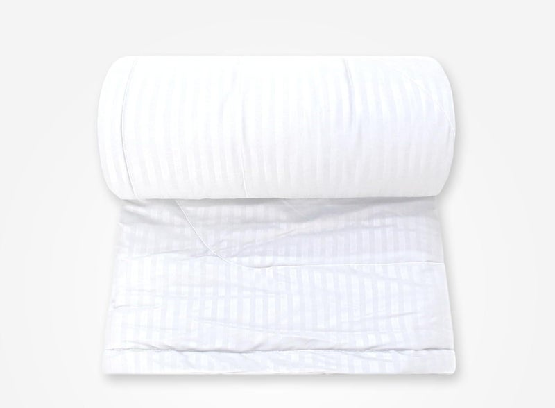 BLENZZA DECO بليزنا ديكو™ 220GSM ميكروفايبر سادة ساتان مخطط لحاف مكيف/شتاء معتدل لسرير مفرد (أبيض) (مفرد 60x90 بوصة) - Image 3