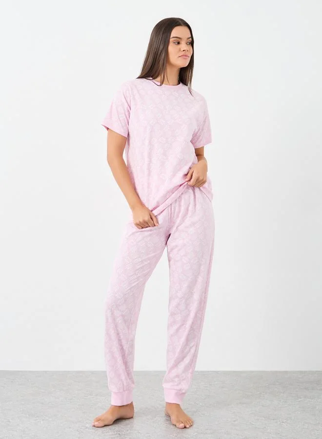 Styli Styli Leaf Print Dropped Shoulder Cotton T-Shirt and Pyjama Set