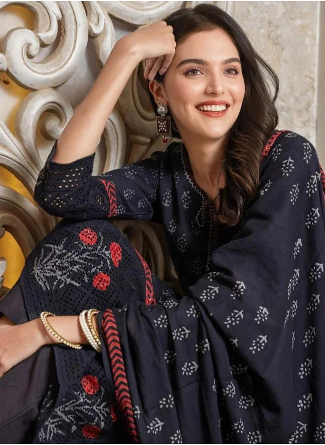 آي شين Elastic Women Black Cotton Kurta Set with Embroidered pattern Tunic and Palazzo features a Round neckline and Three-Fourth Sleeve secured with Elastic closure and styled in Straight Fit ideal for Festive moments — exude elegance in every glance.