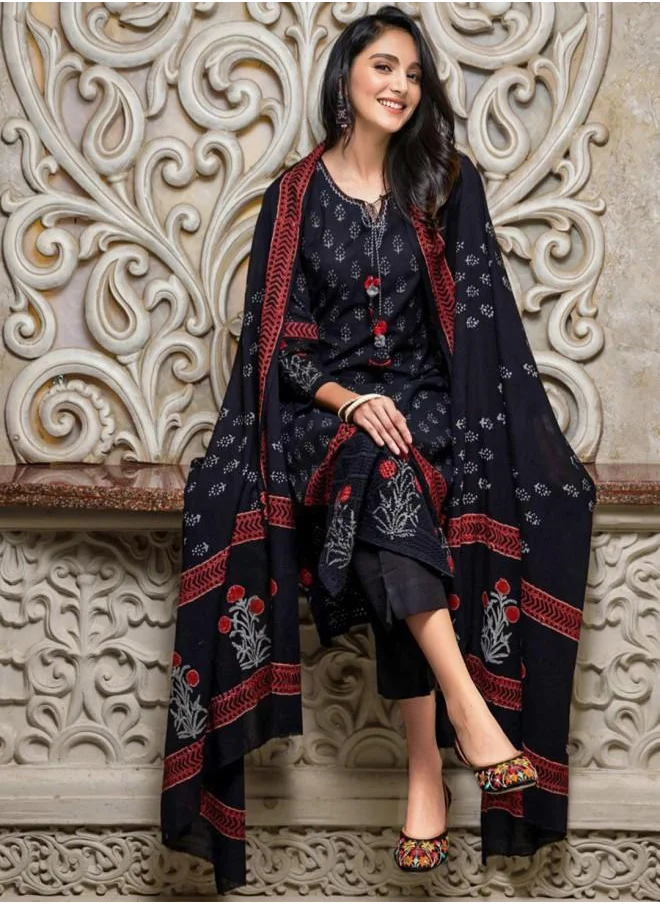 آي شين Elastic Women Black Cotton Kurta Set with Embroidered pattern Tunic and Palazzo features a Round neckline and Three-Fourth Sleeve secured with Elastic closure and styled in Straight Fit ideal for Festive moments — exude elegance in every glance.