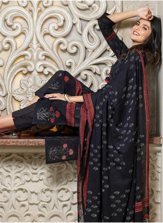 ISHIN Elastic Women Black Cotton Kurta Set with Embroidered pattern Tunic and Palazzo features a Round neckline and Three-Fourth Sleeve secured with Elastic closure and styled in Straight Fit ideal for Festive moments — exude elegance in every glance.
