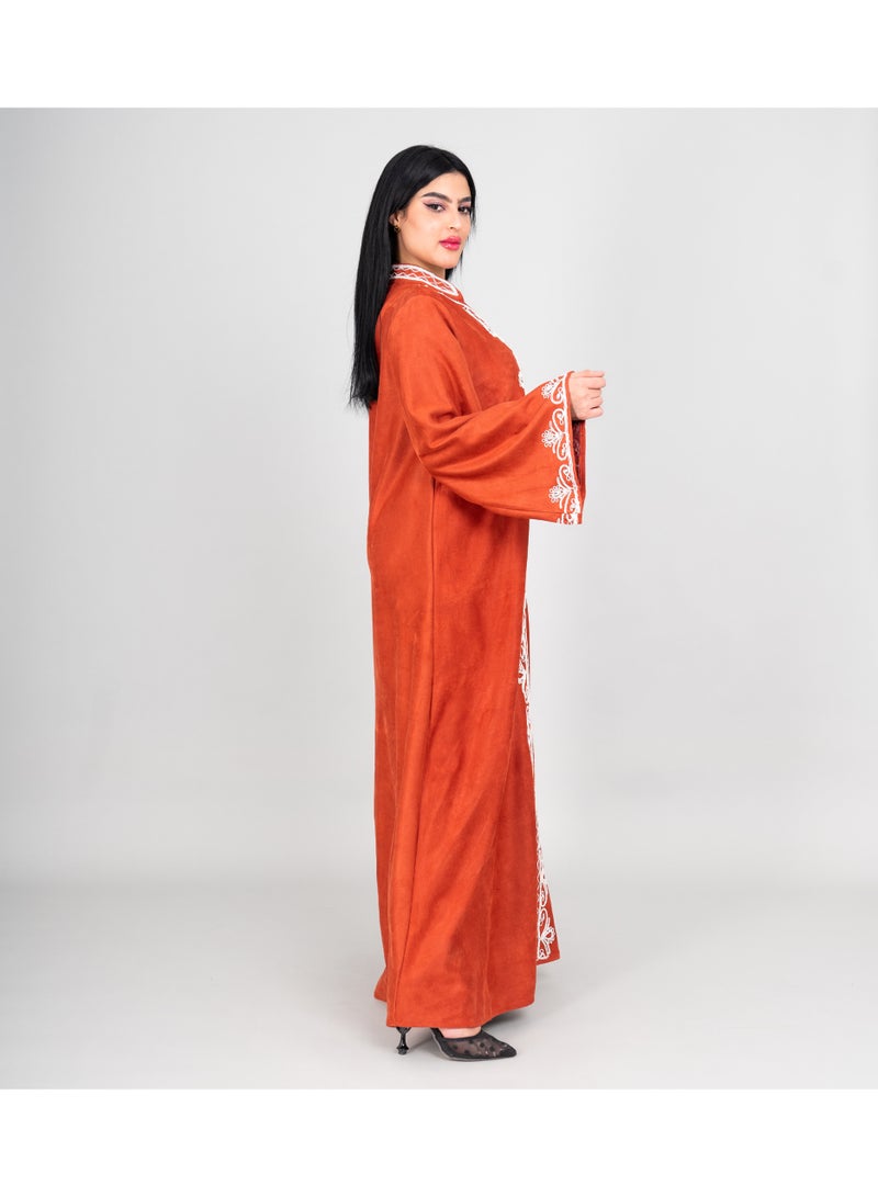 اكسا جلابية شتوية أنيقة بتطريز أمامي أحمر - Image 3