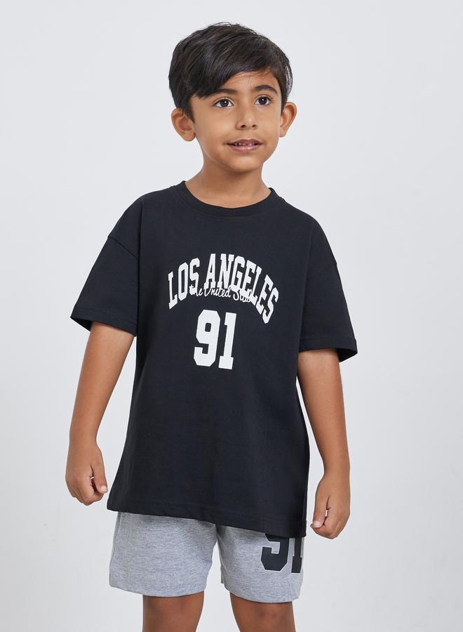 ستايلي مجموعة من شورت وتيشيرت بطبعة جرافيك - Image 2