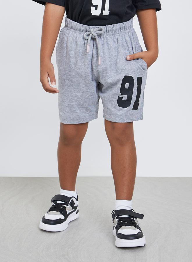 ستايلي مجموعة من شورت وتيشيرت بطبعة جرافيك - Image 5