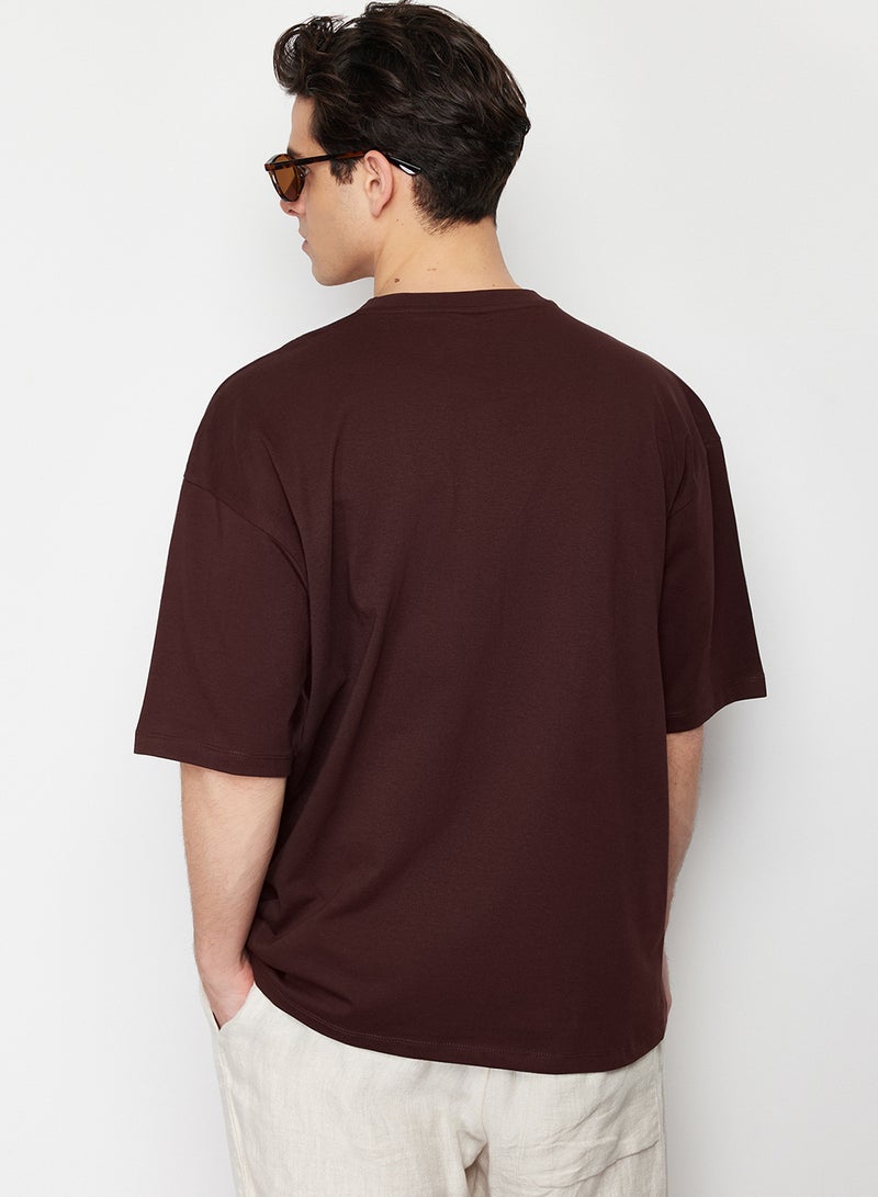 trendyol Dark Brown Oversize Heavyweight Cotton T-Shirt with Minimal Text Print TMNSS23TS00084 - Image 2