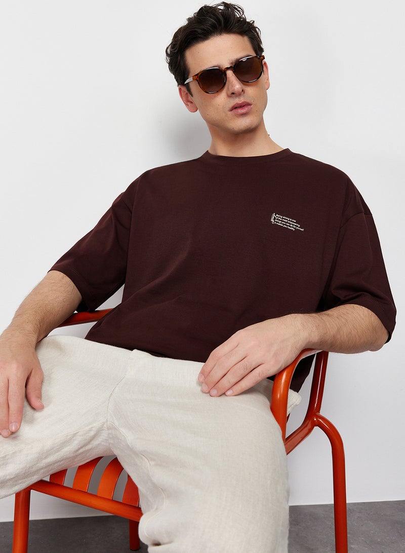 trendyol Dark Brown Oversize Heavyweight Cotton T-Shirt with Minimal Text Print TMNSS23TS00084 - Image 4