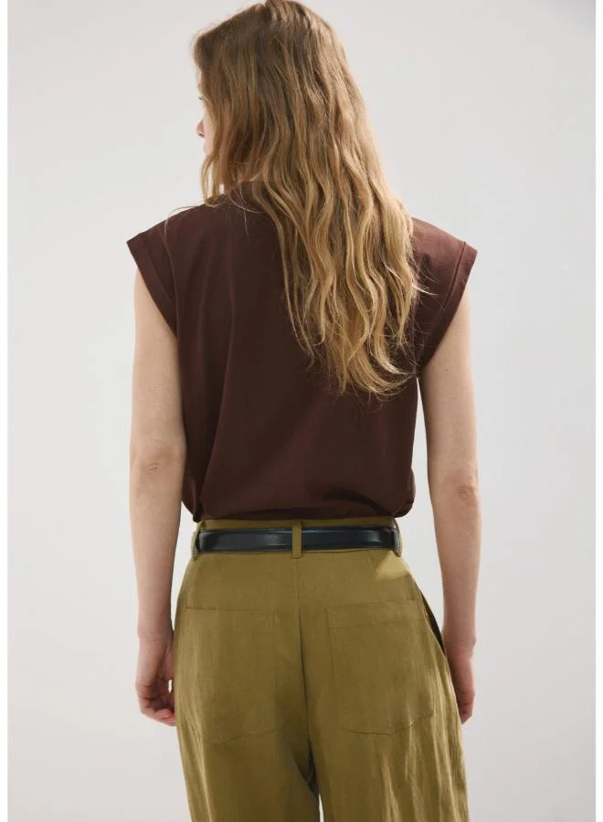 مانجو Short-sleeved t-shirt with shoulder pads