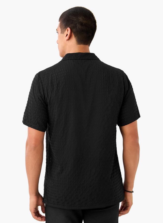 سبلاش فيڤ قميص بقصة عادية بياقة كامب وأكمام قصيرة بنسيج دوبي - Image 3