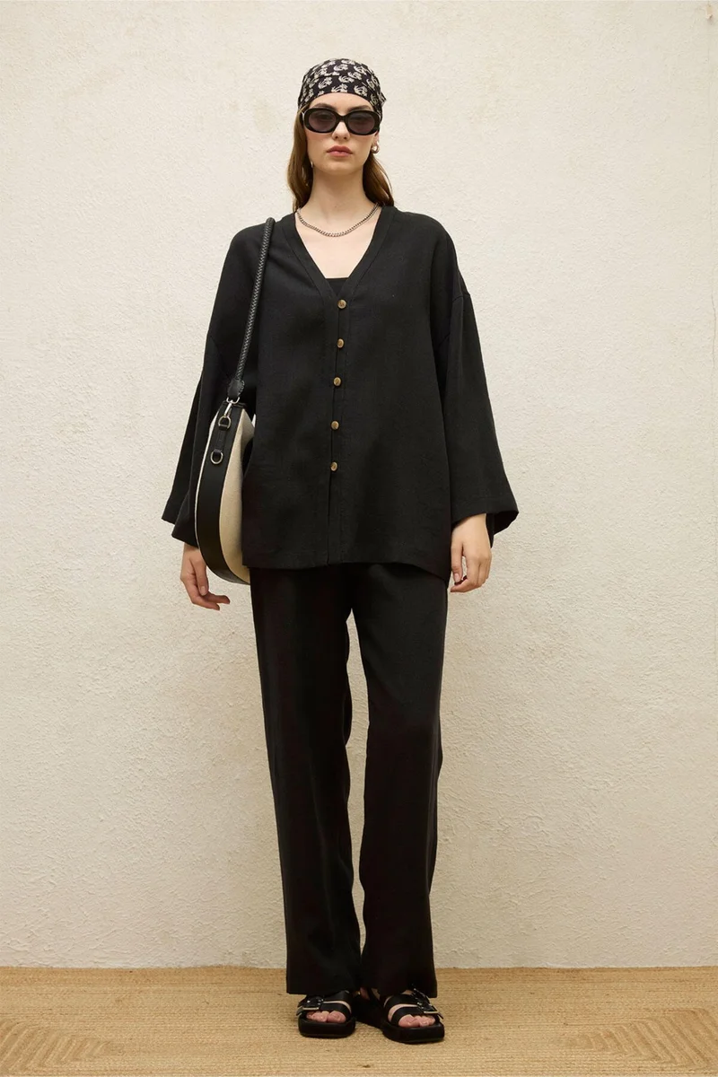 Manuka Button-Down Linen Shirt Black