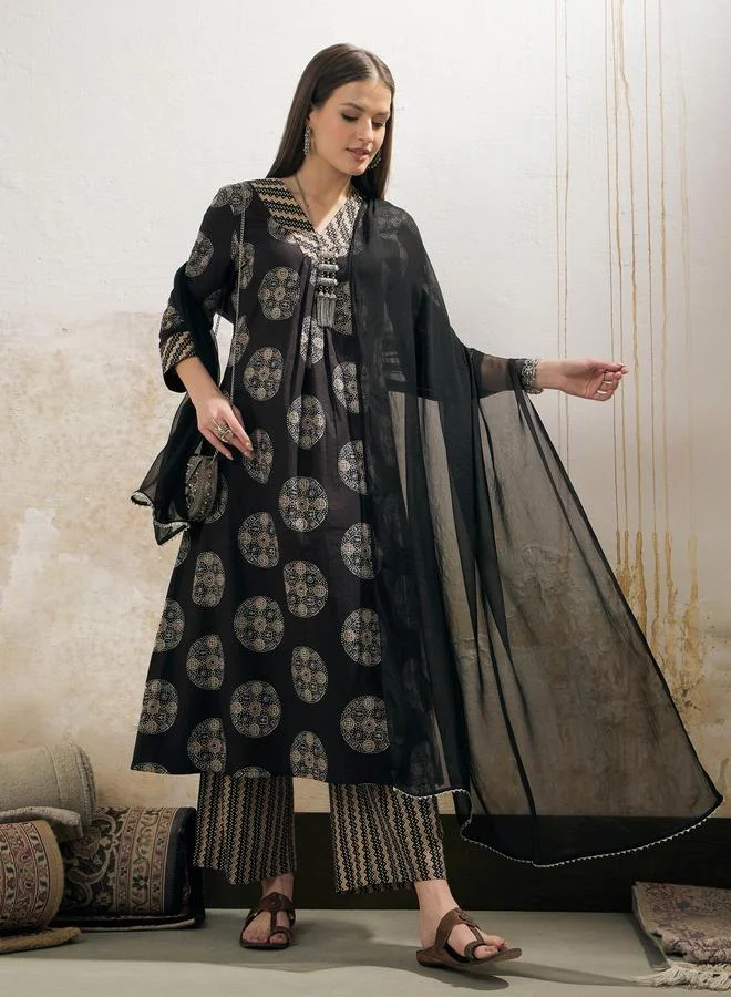 SASSAFRAS SASSAFRAS Black Geometric Print V-Neck Kurta with Pencil Pants and Dupatta Set