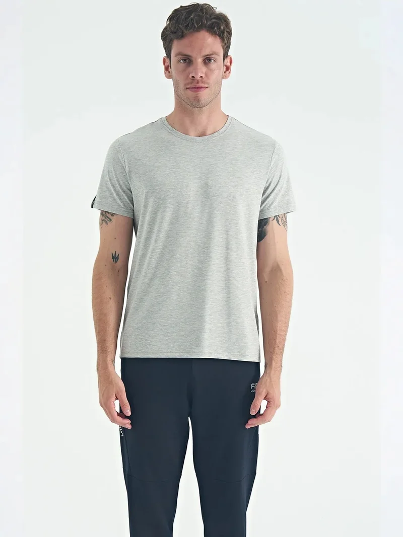 تومي لايف TOMMY Men's Cotton Elastane Crew Neck T-Shirt