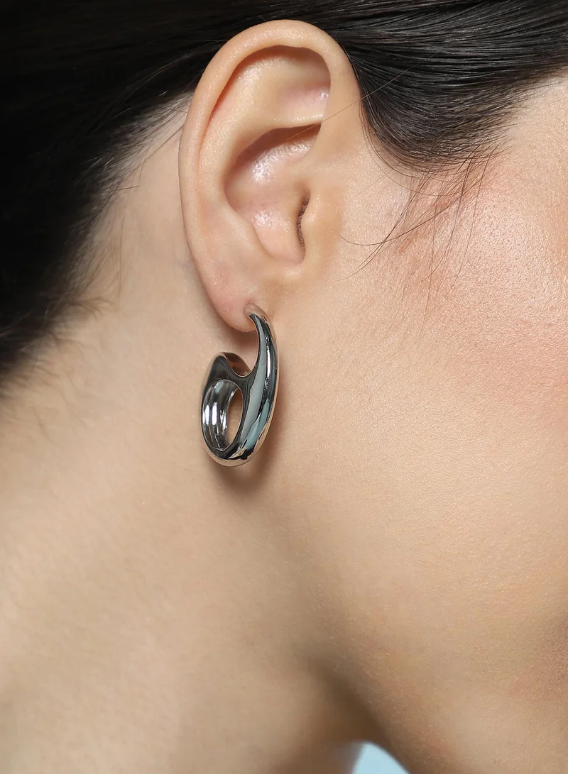 سوهي أقراط حلقية نسائية بلمعان متوسط | لون كروم | مقاس واحد | سبيكة معدنية | إغلاق بالدفع | أقراط للاستخدام اليومي والمسائي