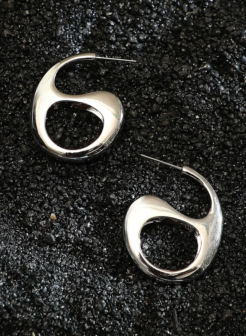 سوهي أقراط حلقية نسائية بلمعان متوسط | لون كروم | مقاس واحد | سبيكة معدنية | إغلاق بالدفع | أقراط للاستخدام اليومي والمسائي