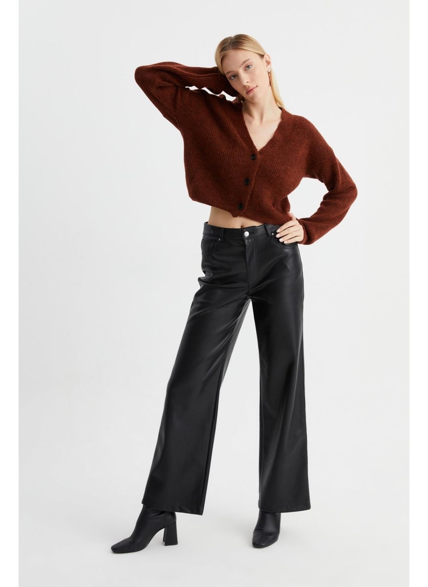 Alexander Gardi V-Neck Buttoned Knitted Cardigan (B22-5753)  - Image 2
