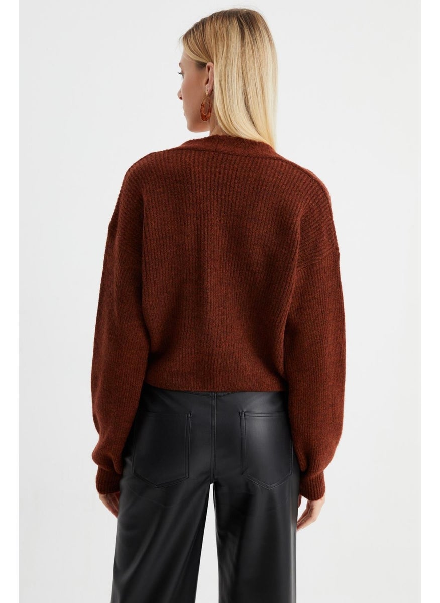 Alexander Gardi V-Neck Buttoned Knitted Cardigan (B22-5753)  - Image 4