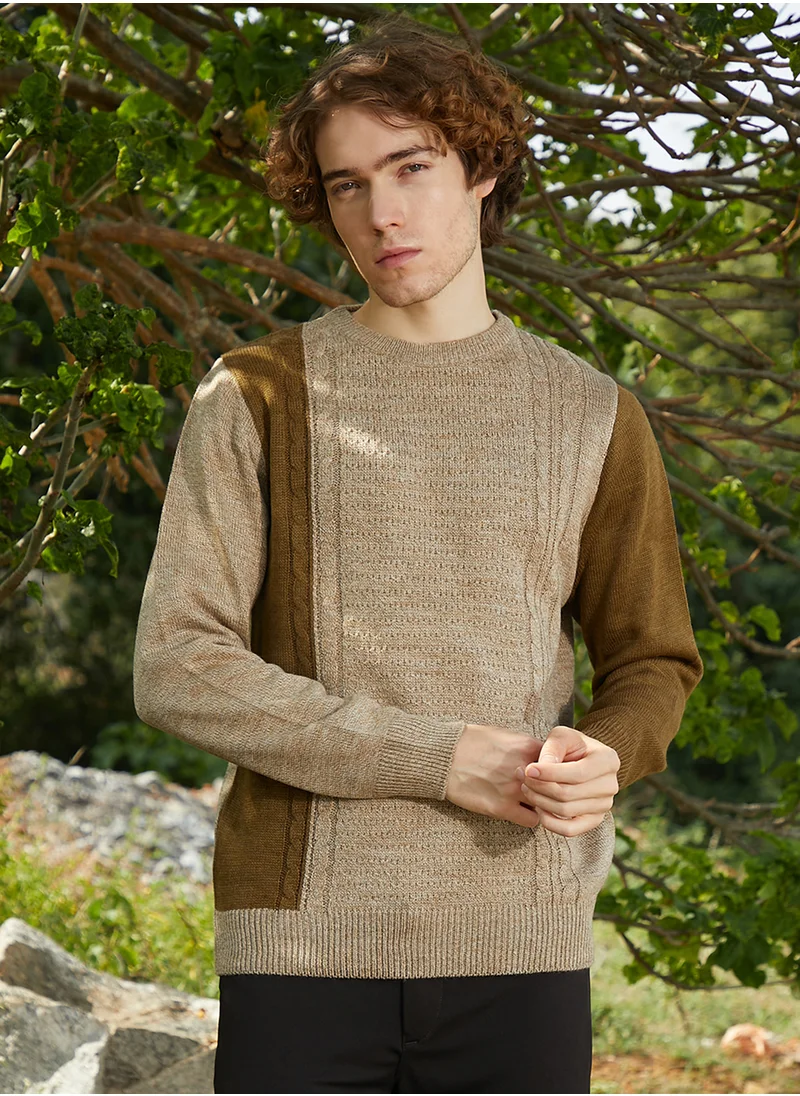 Campus Sutra Men's Sand Beige & Russet Brown Contrast Panel Pullover Sweater