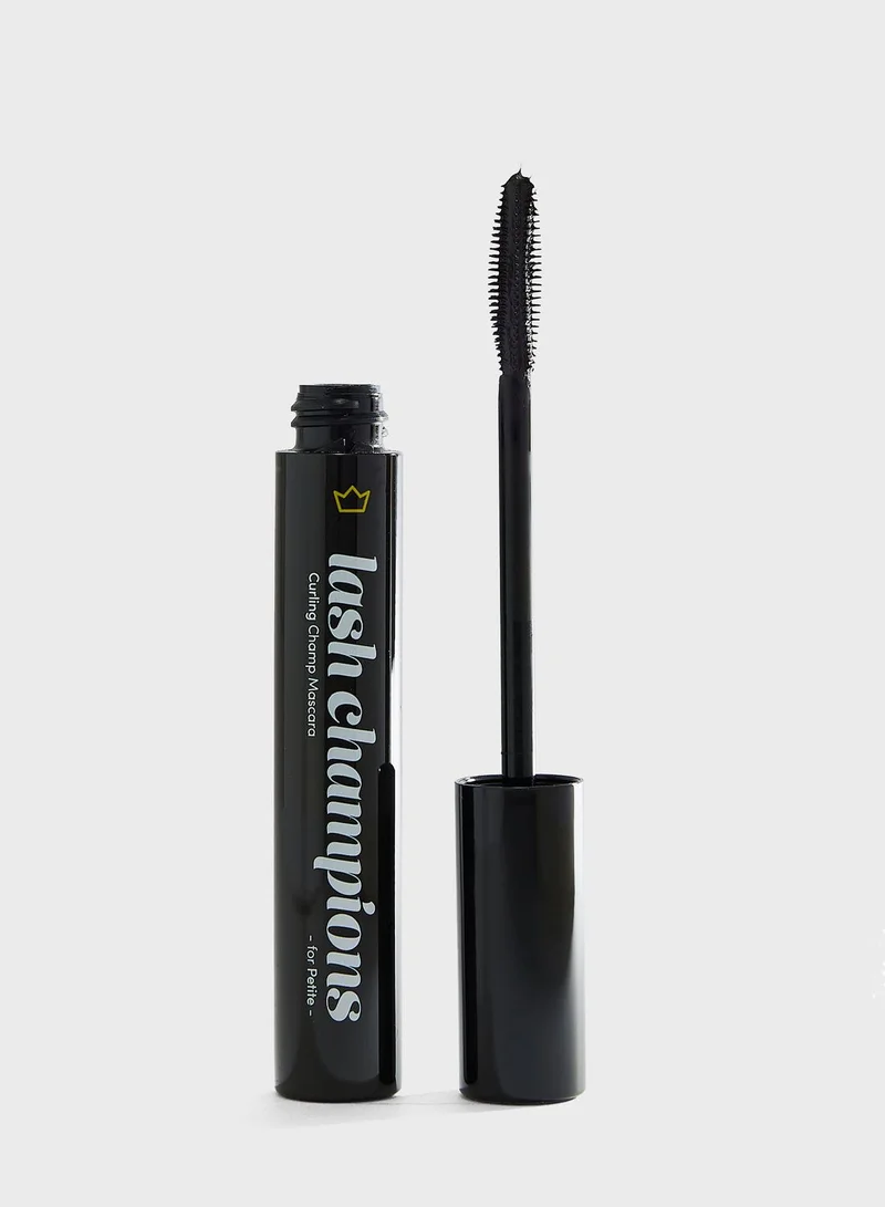 Siella Beauty Lash champions Curling Champ Mascara for petite