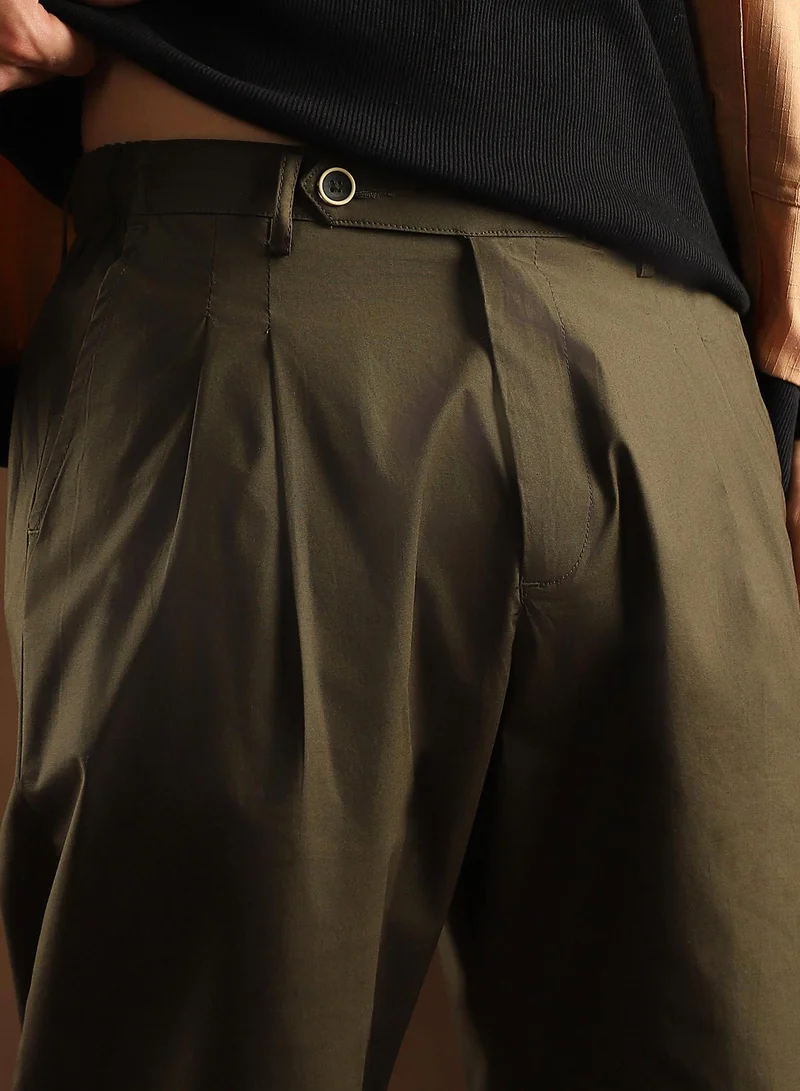 Campus Sutra  Lightweight - Solid-Pleated Chino Trousers for Men | Best Price UAE
