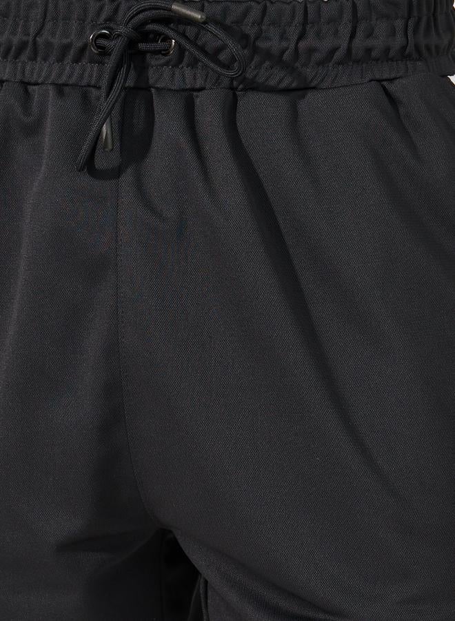 Styli Styli Regular Fit Mesh 7-Inch Cycling Shorts with Contrast Trim - Image 3