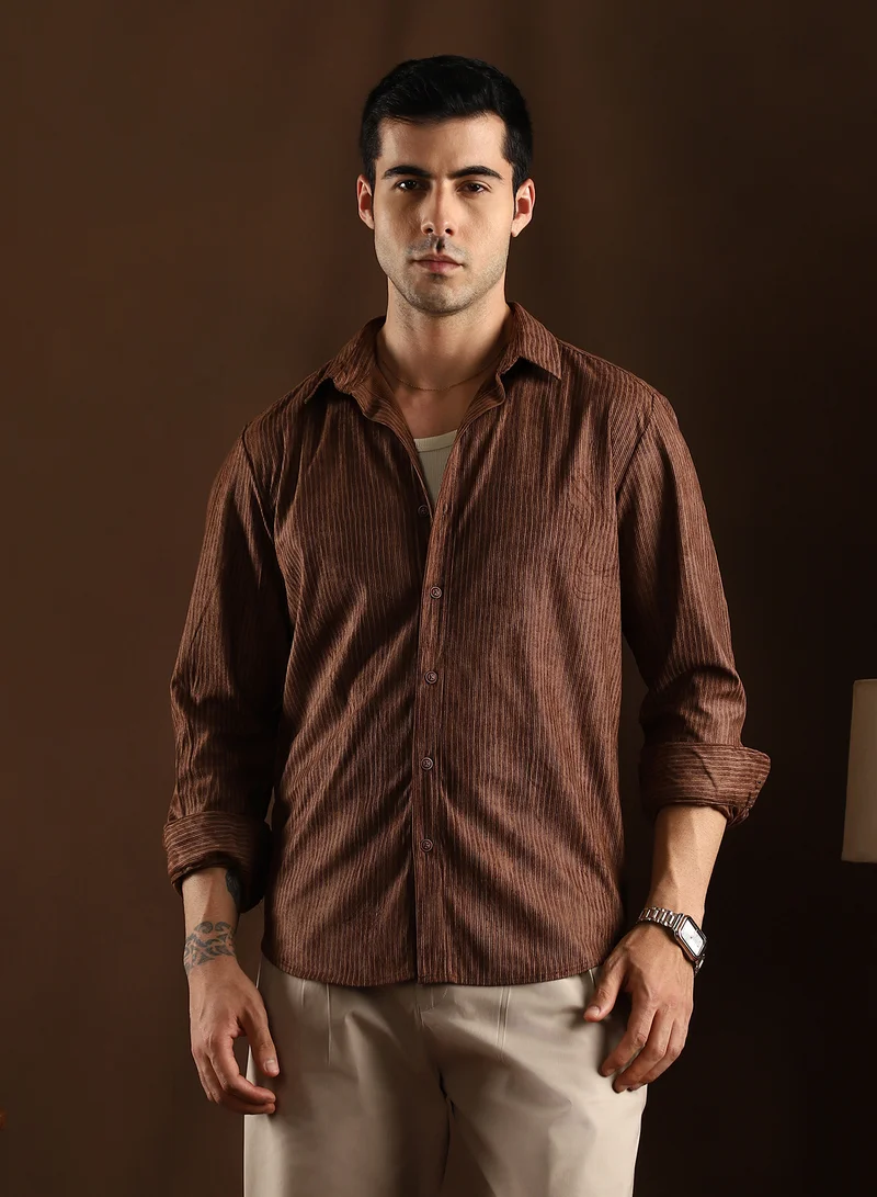 Campus Sutra Campus Sutra Men's Chocolate Brown Rhythm-Weave Shirt For Casual Wear | Mid-Rise | Regular Fit | Button Closure | Shirt Crafted With Comfort Fit For Everyday Wear