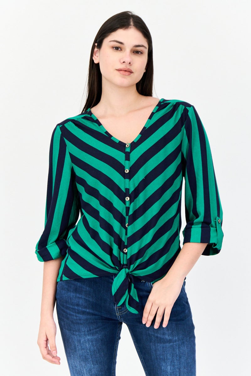 ADRIENNE VITTADINI بلوزة نسائية بياقة على شكل V بأكمام 3/4 مخططة، متعددة الألوان - Image 1