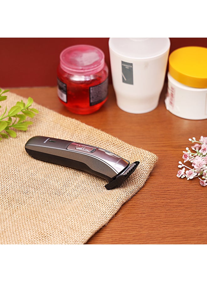 Olsenmark Rechargeable Hair & Beard Trimmer with Stainless Steel Blade, Cordless Use and Hair Clipper Silver/Black 19cm - Image 4