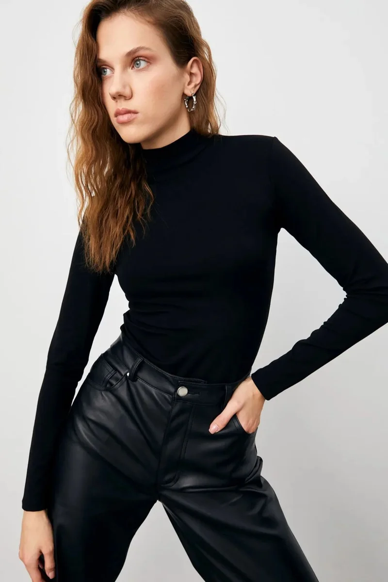 بيبانتولون BIPANTOLON Women's 3-Pack Slim Fit Turtleneck Bodysuits