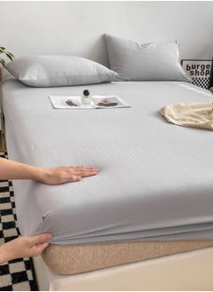 LUNA Home 3-Piece Set: king-size fitted bedsheet and two pillowcases, washable cotton in a light grey color.  - Image 1