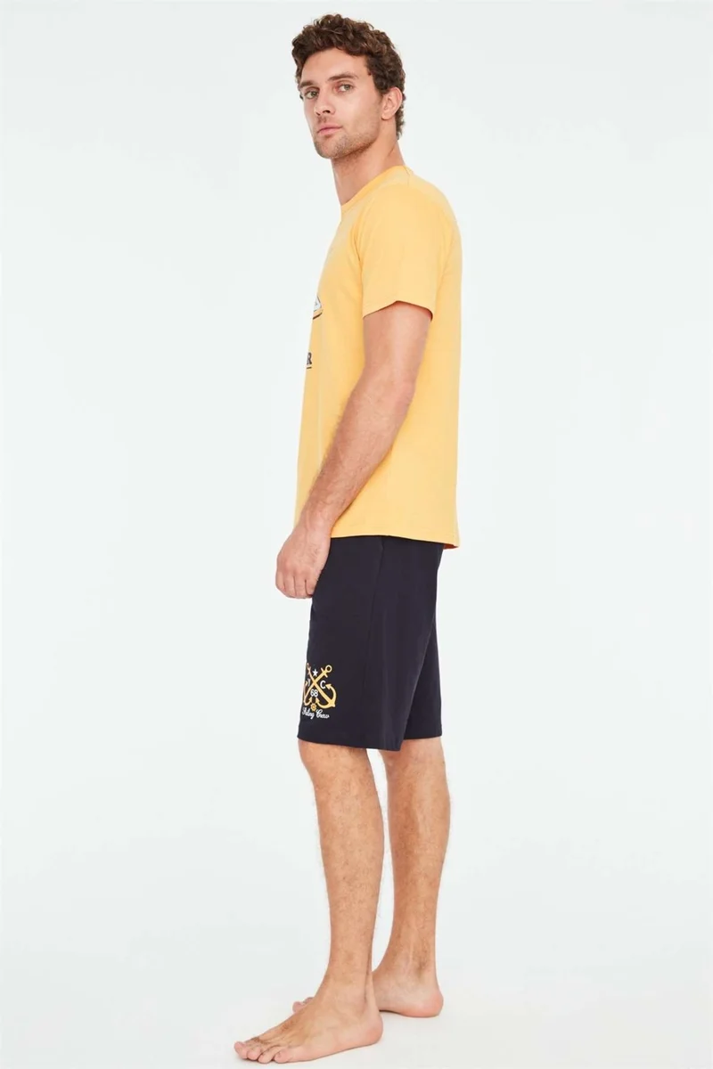 مود كولكشن - Men's Yellow T-Shirt Shorts Set