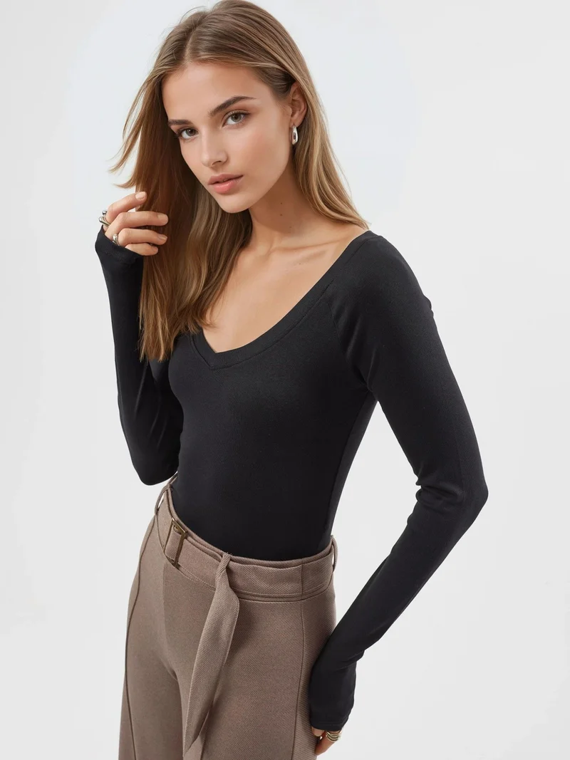 Busem BUSEM V-Neck Long Sleeve Fitted Blouse