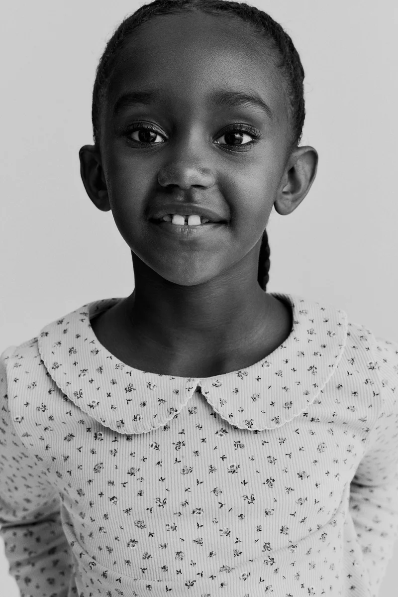 اتش اند ام بلوزة جيرسيه بياقة