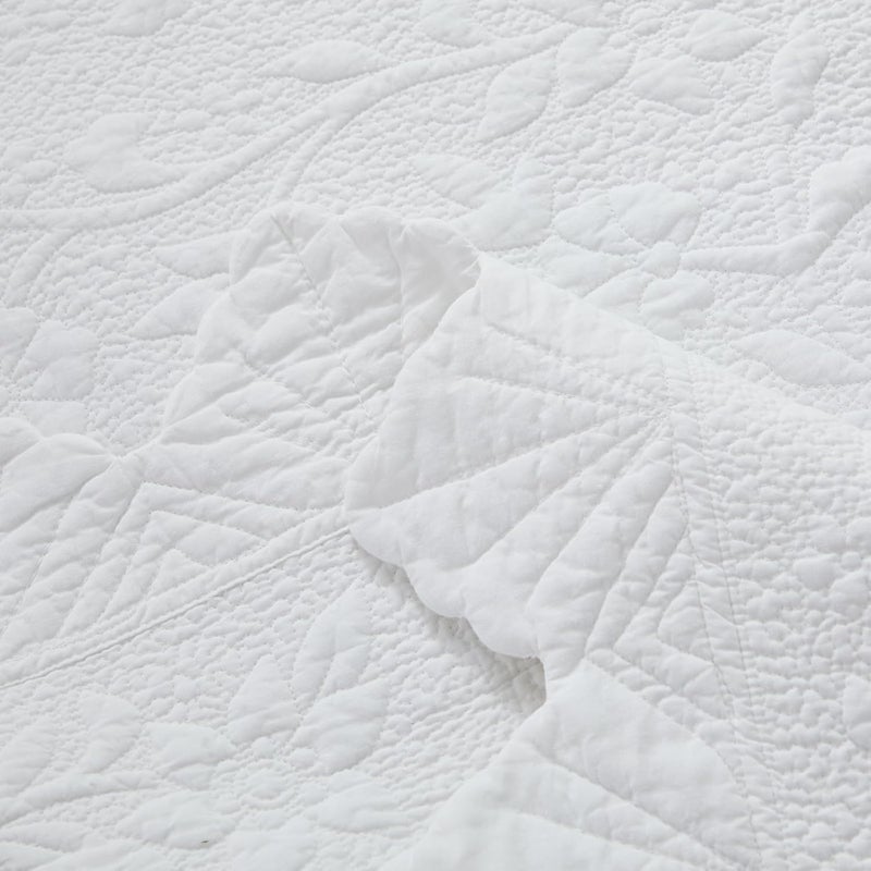 Brandream White Scalloped Edge Quilt Cotton Quilted Throw Blanket for Bed Couch Daybed 47 X 60 Inch Decorative Throw Blankets - Image 4