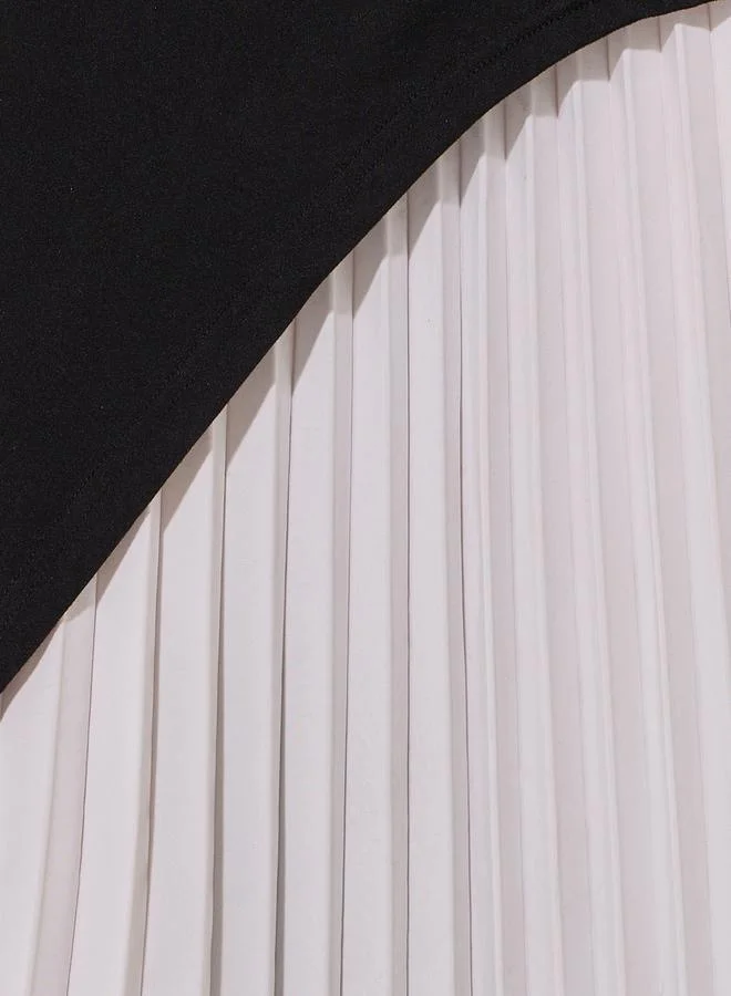 تايك تو Contrast Pleated Detail Long Sleeve Maxi Dress