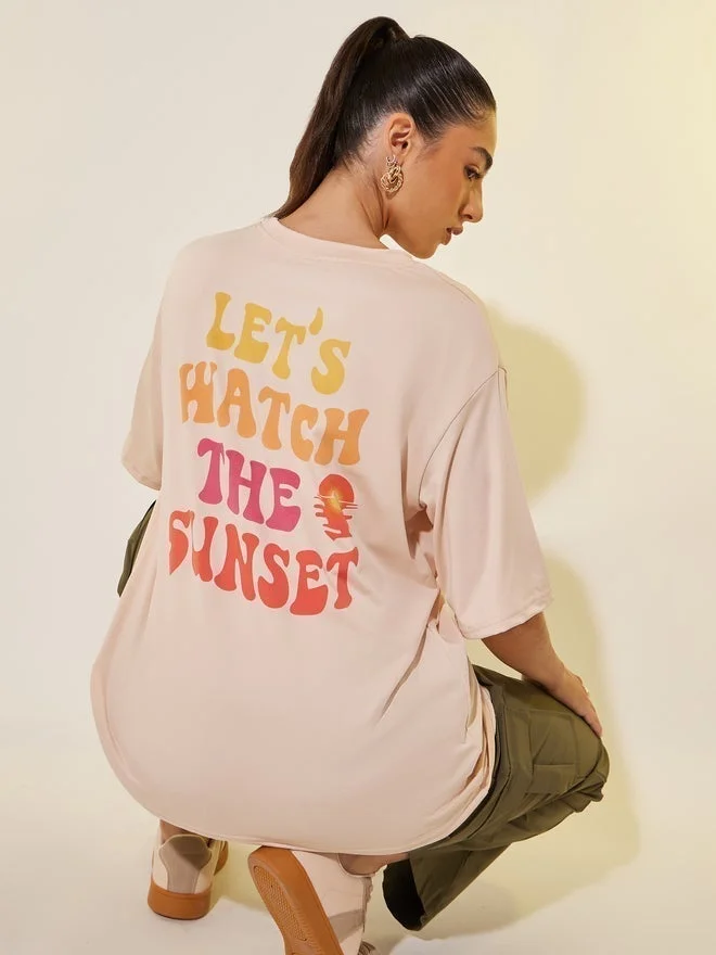 تايك تو تيشيرت بطباعة شعار على الظهر بياقة مستديرة