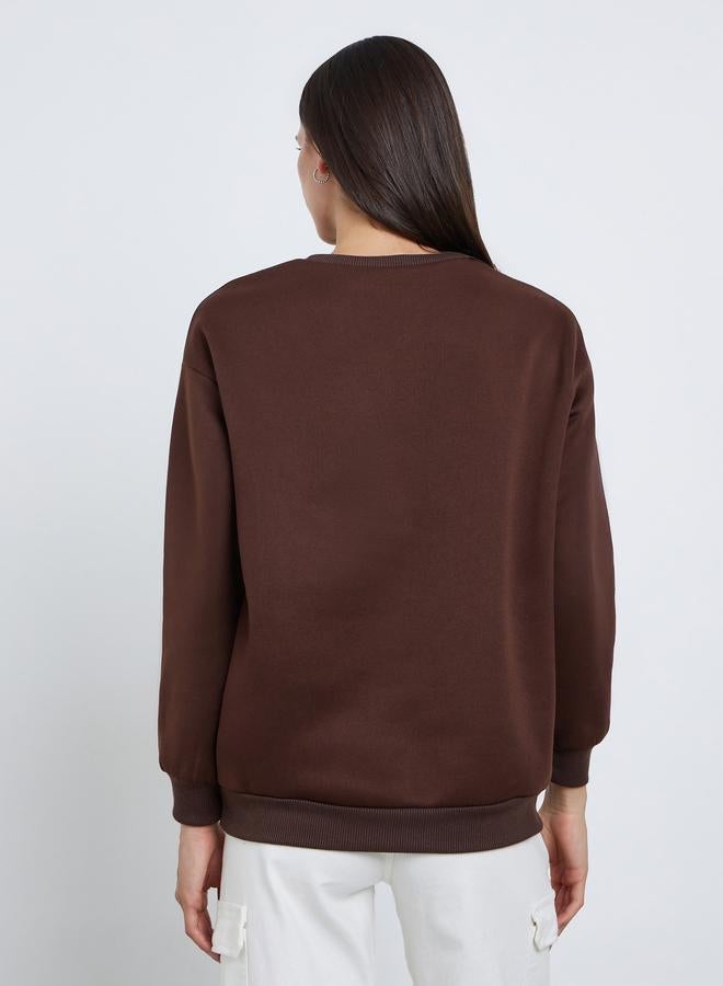 تايك تو سويت شيرت بني بطبعة بروكلين - Image 5