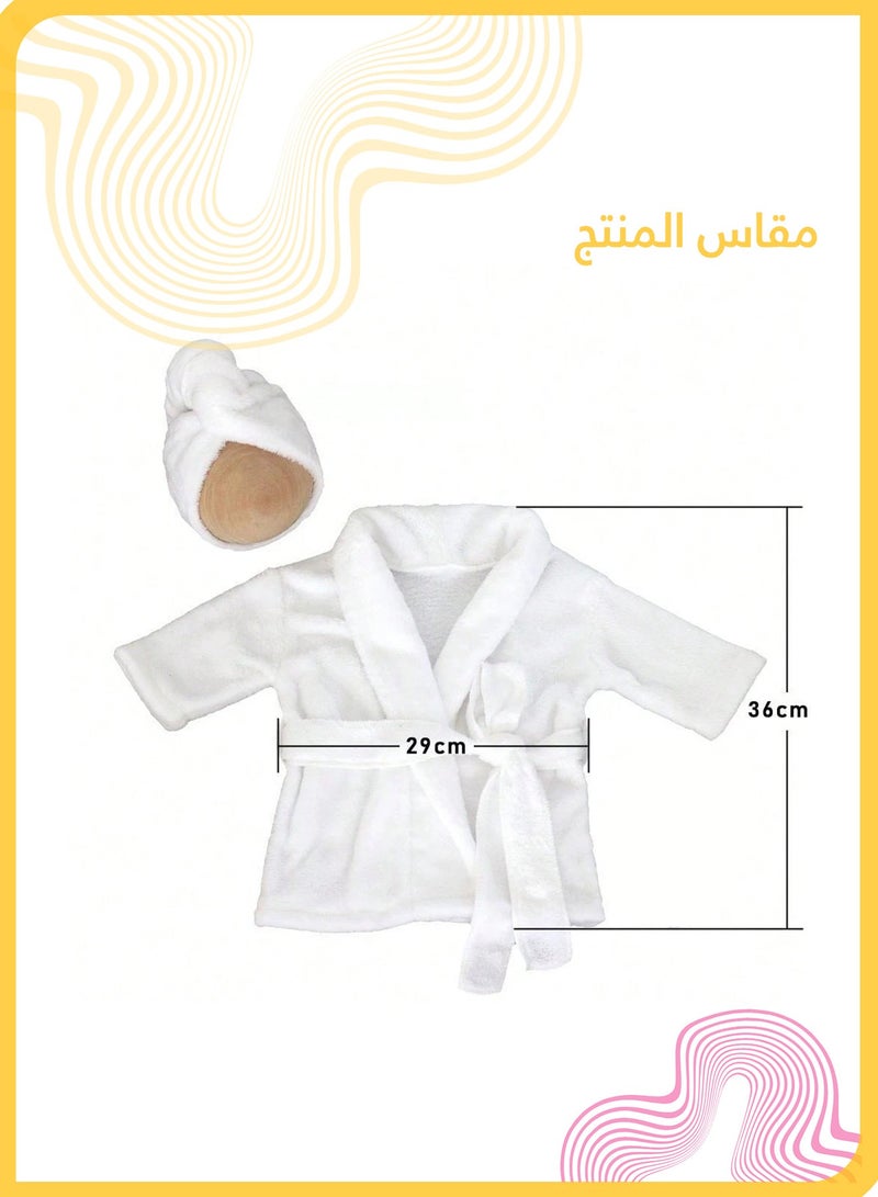 شي آند ليتل مجموعة مستلزمات تصوير المولود الجديد، رداء الاستحمام + منشفة + حذاء، إكسسوارات صور الطفل، مناسبة للرضع من ٠–٦ أشهر للبنين والبنات (أبيض) - Image 3