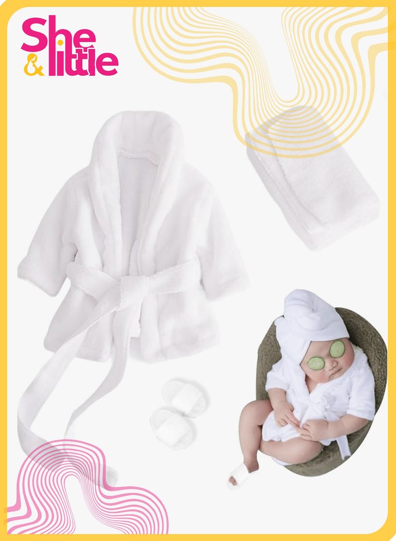 شي آند ليتل مجموعة مستلزمات تصوير المولود الجديد، رداء الاستحمام + منشفة + حذاء، إكسسوارات صور الطفل، مناسبة للرضع من ٠–٦ أشهر للبنين والبنات (أبيض) - Image 1