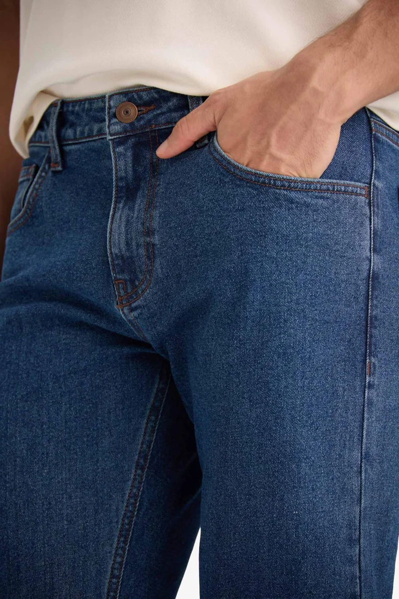 Defacto  Sergio Regular Fit Normal Waist Straight Leg Jeans for Men | Best Price UAE
