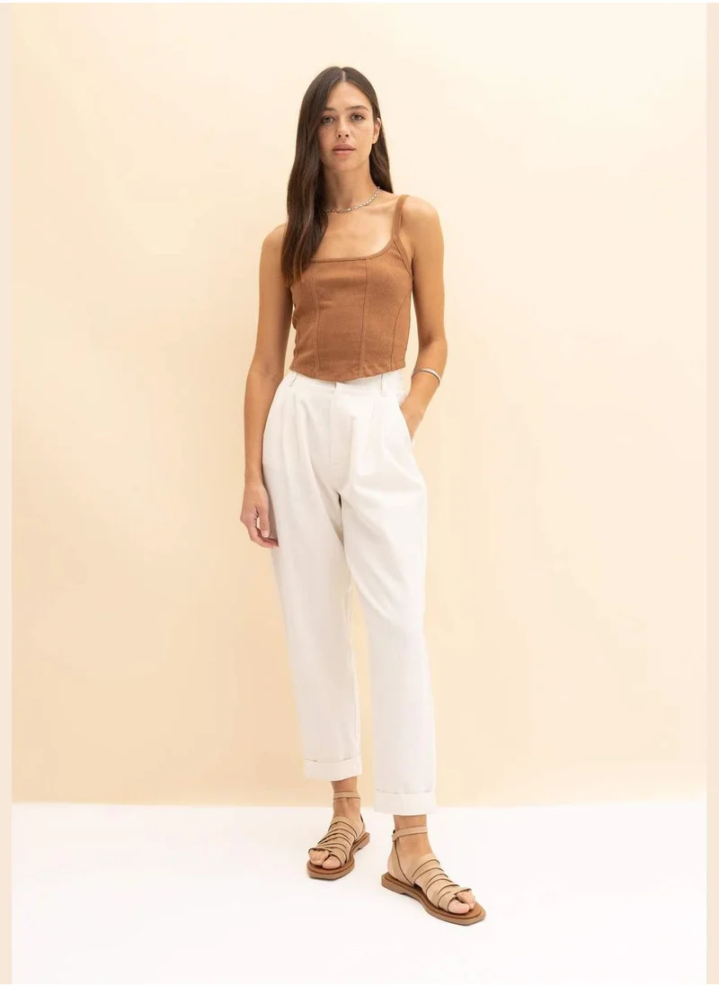 ديفاكتو Slouchy Fit High Waisted Ankle Chinos